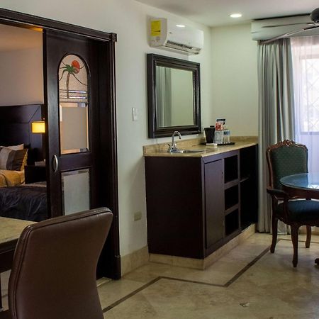 Wyndham Garden Los Mochis Plaza Inn Экстерьер фото
