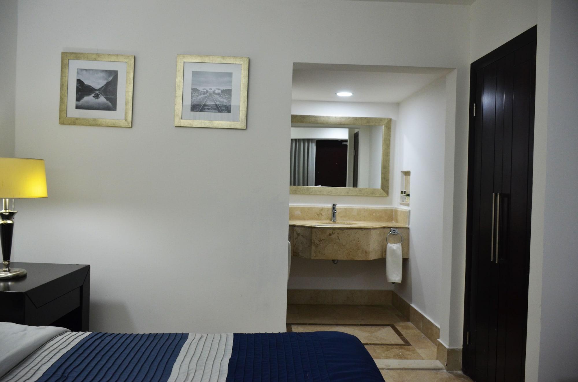 Wyndham Garden Los Mochis Plaza Inn Экстерьер фото
