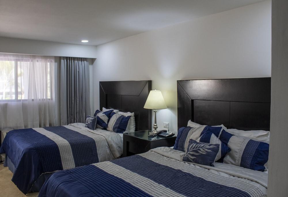 Wyndham Garden Los Mochis Plaza Inn Экстерьер фото