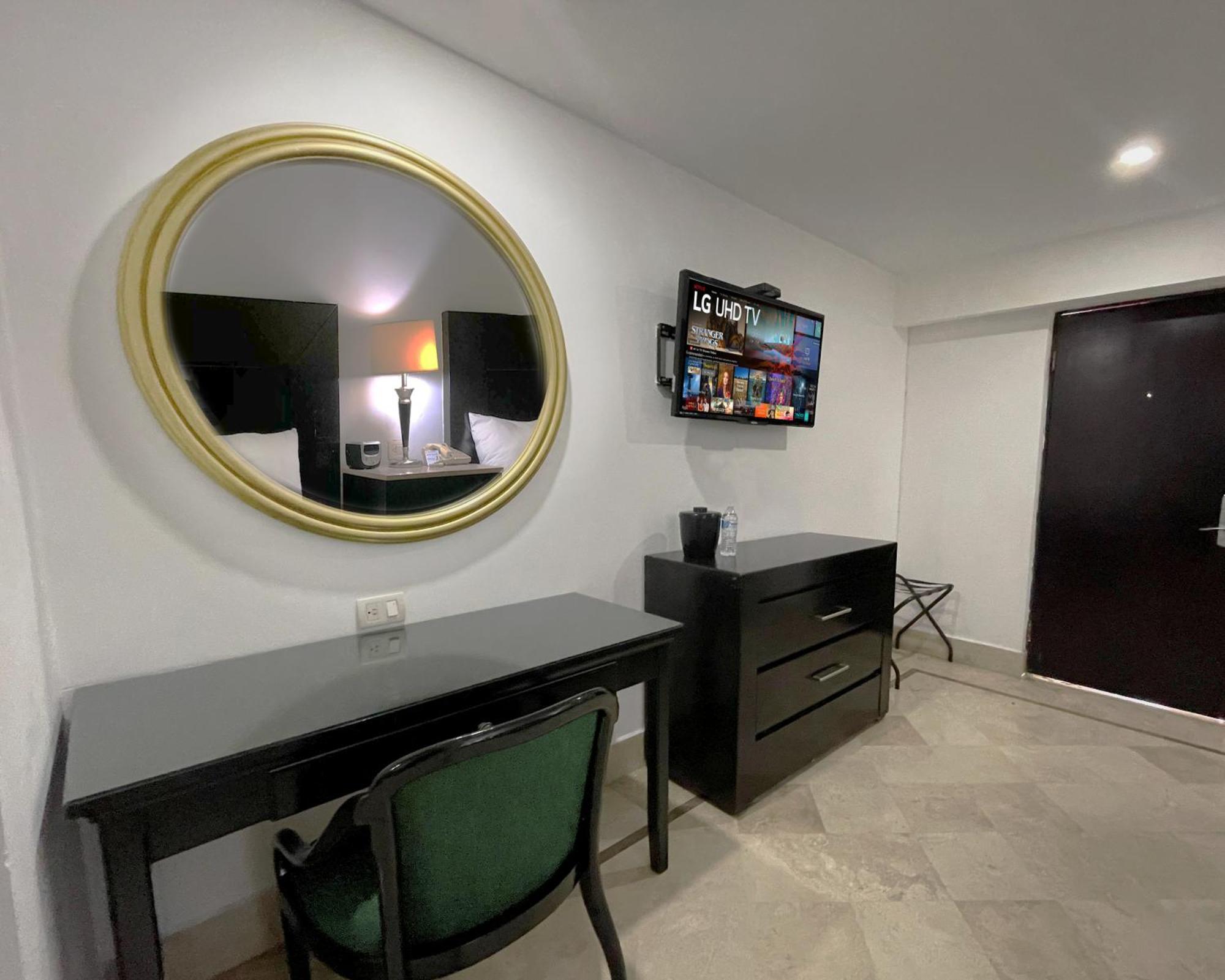 Wyndham Garden Los Mochis Plaza Inn Экстерьер фото