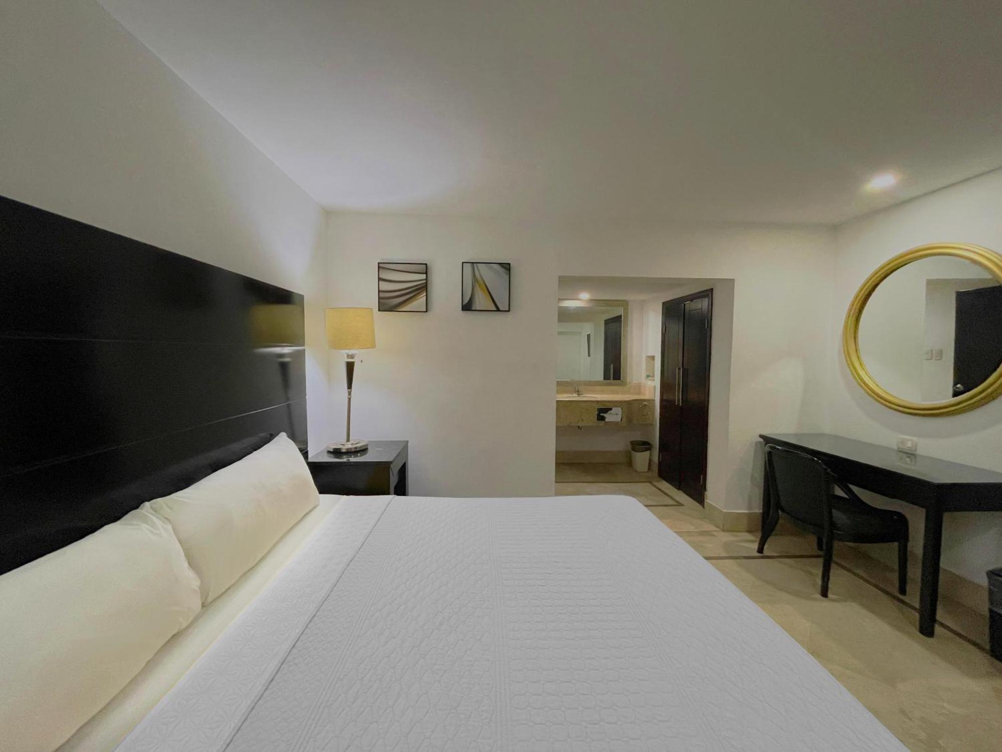 Wyndham Garden Los Mochis Plaza Inn Экстерьер фото