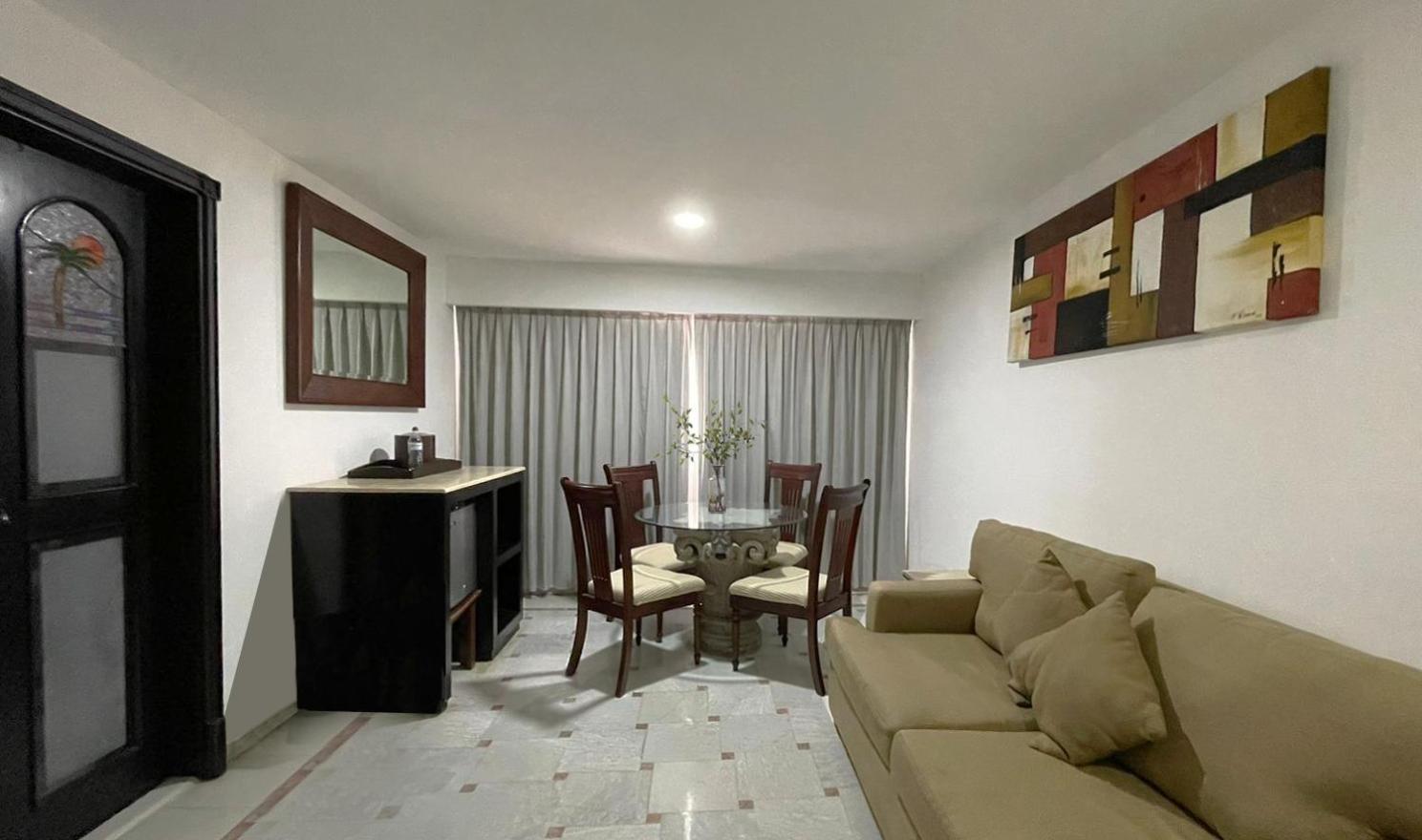 Wyndham Garden Los Mochis Plaza Inn Экстерьер фото
