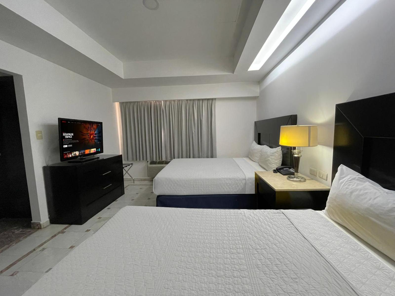 Wyndham Garden Los Mochis Plaza Inn Экстерьер фото