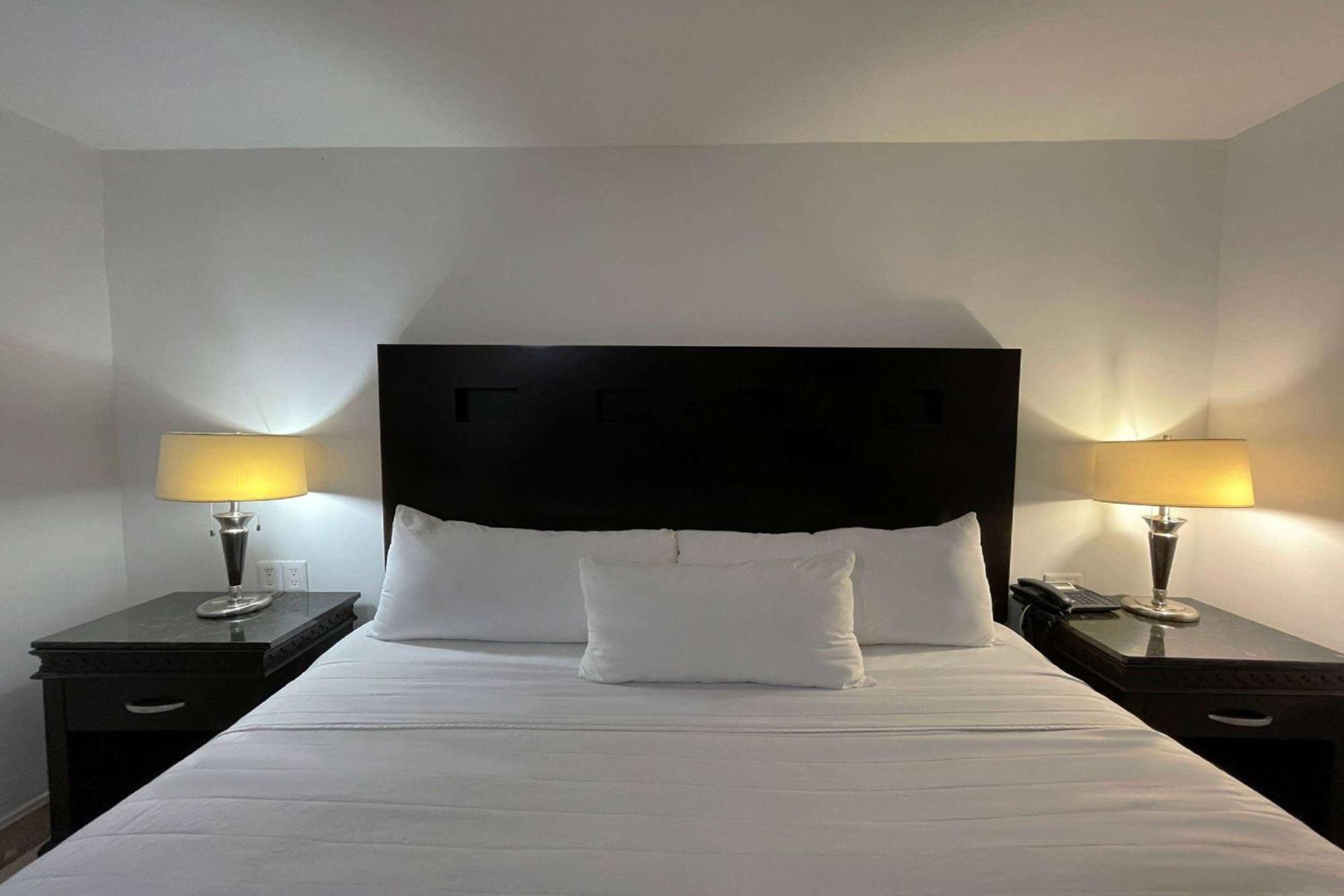 Wyndham Garden Los Mochis Plaza Inn Экстерьер фото