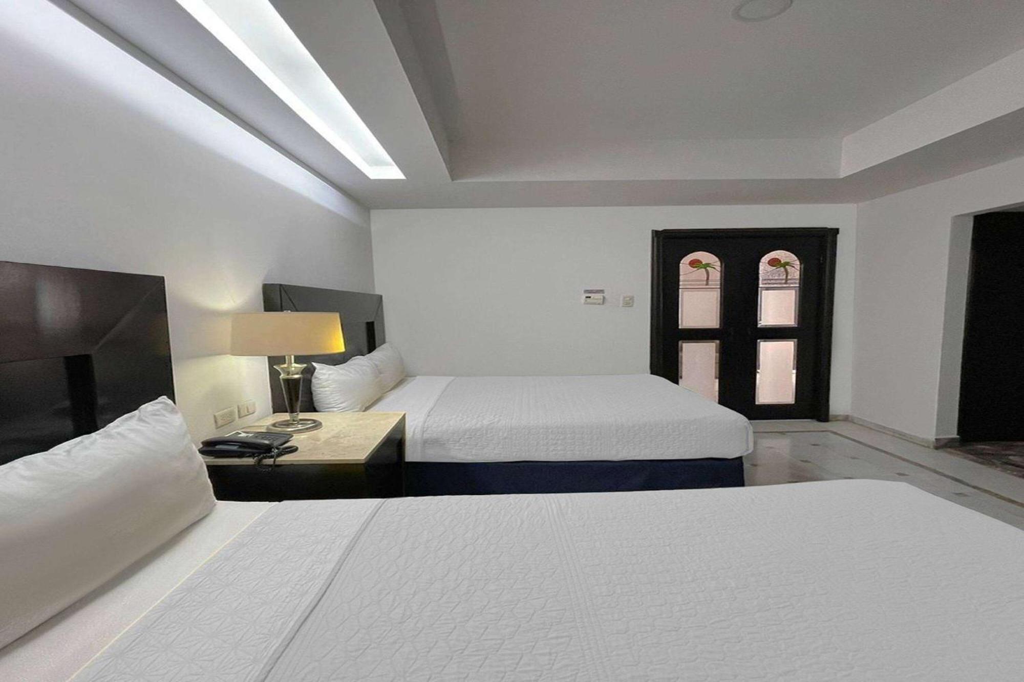 Wyndham Garden Los Mochis Plaza Inn Экстерьер фото