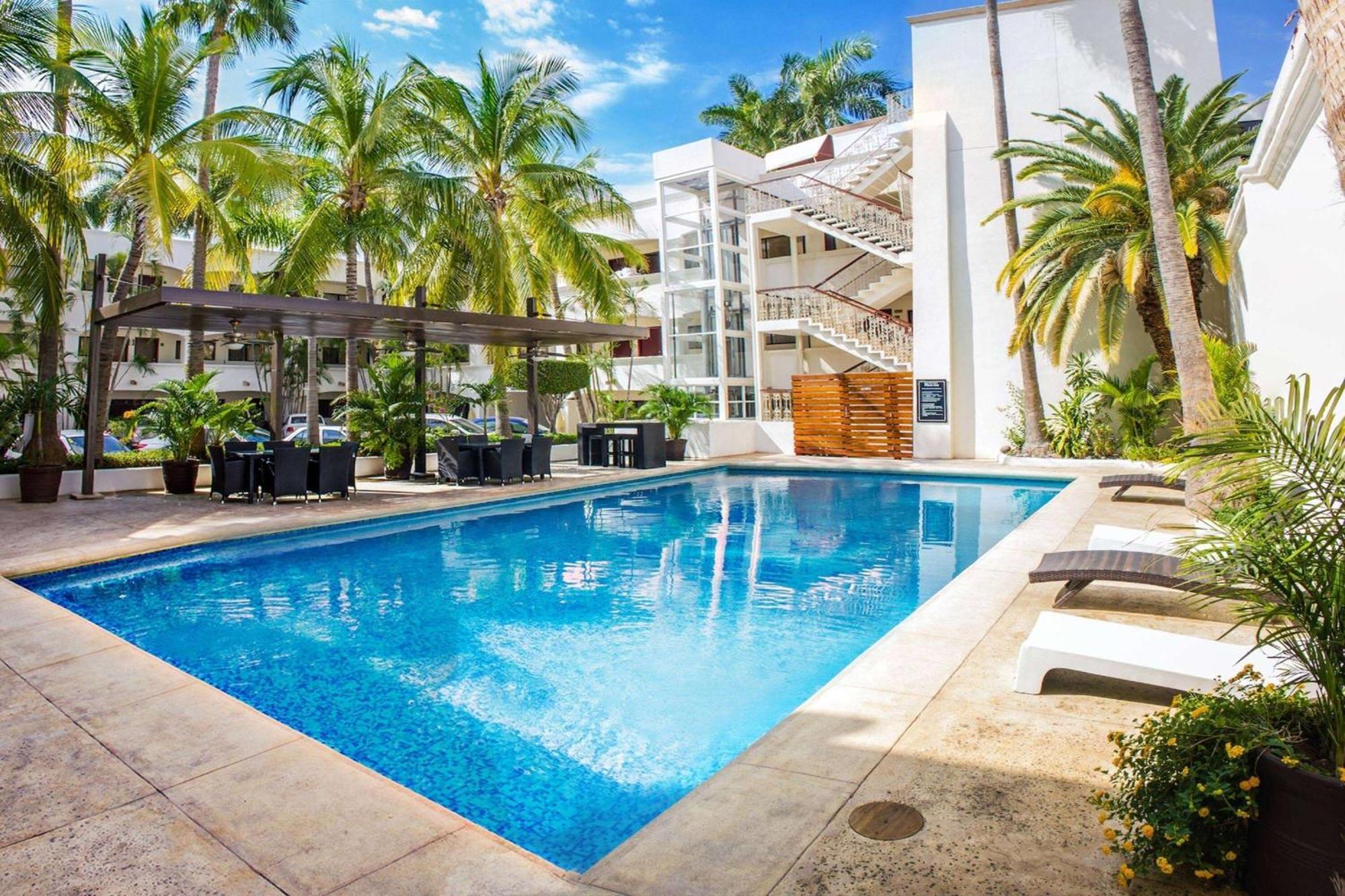 Wyndham Garden Los Mochis Plaza Inn Экстерьер фото