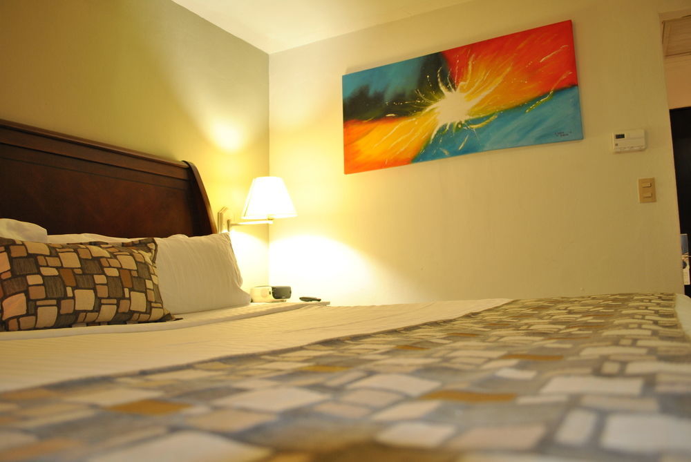 Wyndham Garden Los Mochis Plaza Inn Экстерьер фото